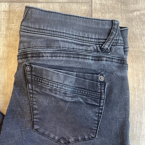 Like New Black Skinny Stretch Jeans - High Rise - Picture 2 of 3